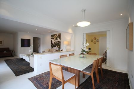 Sala de apartamento à venda com 3 quartos, 220m² em Real Parque, São Paulo