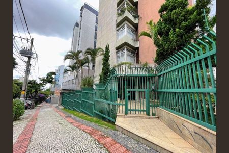 Apartamento à venda com 4 quartos, 202m² em Funcionários, Belo Horizonte