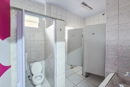 Casa para alugar com 588m², 6 quartos e 25 vagasBanheiro 