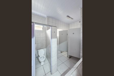 Casa para alugar com 588m², 6 quartos e 25 vagasBanheiro 