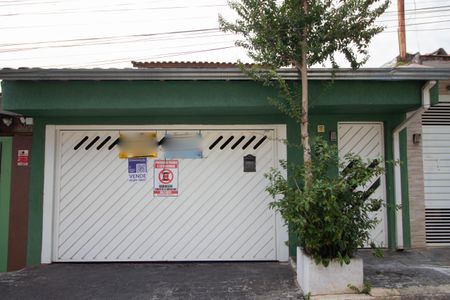 Casa para alugar com 200m², 3 quartos e sem vaga Casa para alugar com 200m², 3 quartos e sem vagaFachada