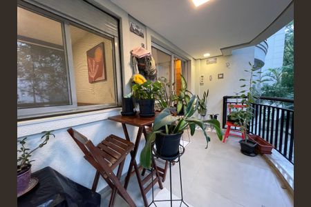 Apartamento para alugar com 90m², 2 quartos e 2 vagasVaranda