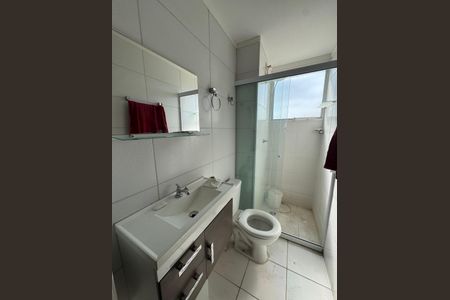 Banheiro de apartamento para alugar com 2 quartos, 42m² em Jardim Boa Vista (zona Oeste), Osasco