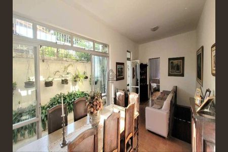 Casa à venda com 7 quartos, 400m² em Santo Antônio, Belo Horizonte