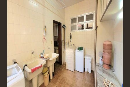 Casa à venda com 7 quartos, 400m² em Santo Antônio, Belo Horizonte
