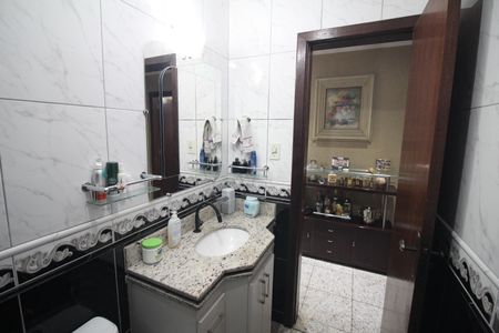 Apartamento à venda com 250m², 4 quartos e 4 vagasBanheiro 1