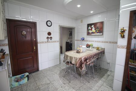 Apartamento à venda com 250m², 4 quartos e 4 vagasCozinha