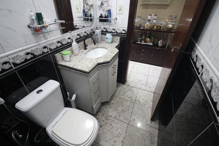 Apartamento à venda com 250m², 4 quartos e 4 vagasBanheiro 1
