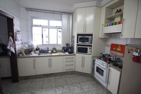 Apartamento à venda com 250m², 4 quartos e 4 vagasCozinha
