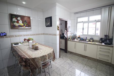 Apartamento à venda com 250m², 4 quartos e 4 vagasCozinha