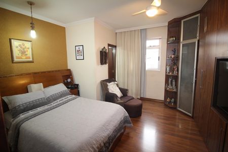 Apartamento à venda com 250m², 4 quartos e 4 vagasQuarto 4