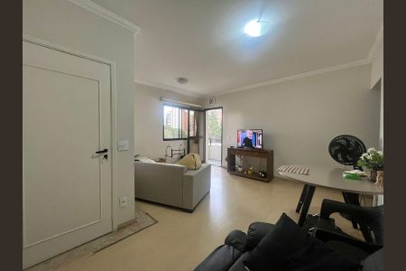 Sala de apartamento para alugar com 2 quartos, 121m² em Cambuí, Campinas