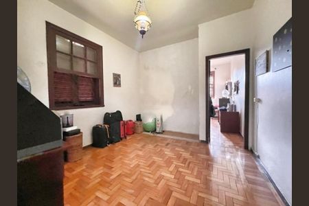 Casa à venda com 3 quartos, 270m² em Santo Antônio, Belo Horizonte