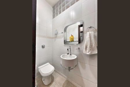 Casa à venda com 3 quartos, 270m² em Santo Antônio, Belo Horizonte