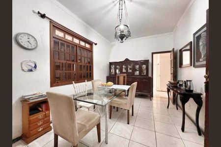 Casa à venda com 3 quartos, 270m² em Santo Antônio, Belo Horizonte