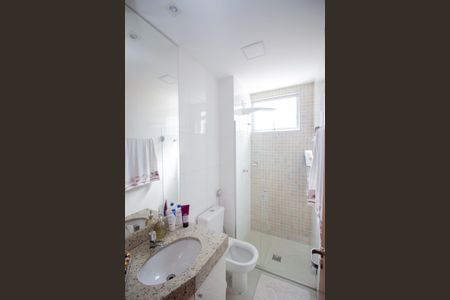 Apartamento à venda com 69m², 2 quartos e 2 vagasBanheiro da Suíte