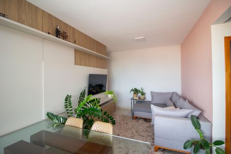 Sala de apartamento à venda com 2 quartos, 69m² em Alvorada, Contagem