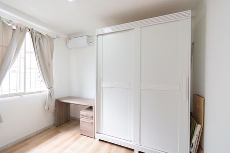 Apartamento à venda com 2 quartos, 42m² em Fátima, Canoas