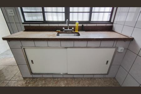 Casa para alugar com 120m², 3 quartos e 8 vagasCozinha 