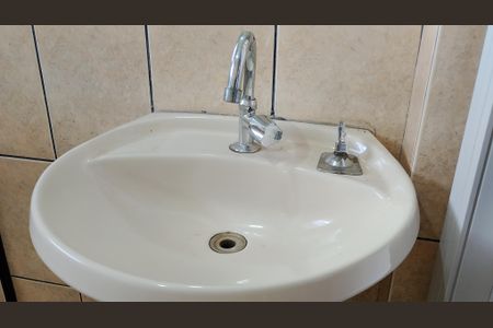 Casa para alugar com 120m², 3 quartos e 8 vagasBanheiro 2