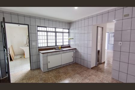 Casa para alugar com 120m², 3 quartos e 8 vagasCozinha 
