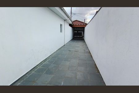 Casa para alugar com 120m², 3 quartos e 8 vagasQuintal 