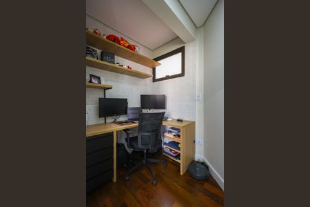 Apartamento à venda com 98m², 2 quartos e 2 vagasEscritório