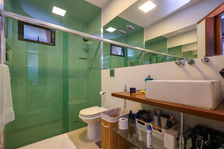 Apartamento à venda com 98m², 2 quartos e 2 vagasBanheiro da Suíte 1