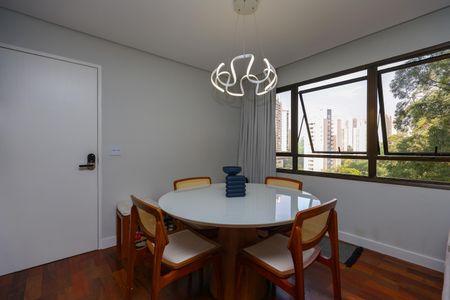 Apartamento à venda com 98m², 2 quartos e 2 vagasSala