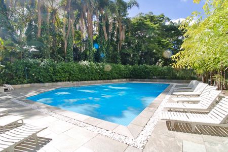 Apartamento à venda com 98m², 2 quartos e 2 vagasÁrea comum - Piscina