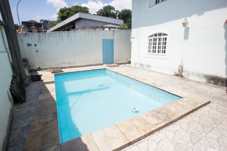 Casa para alugar com 376m², 5 quartos e 4 vagas Piscina