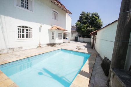 Casa para alugar com 376m², 5 quartos e 4 vagas Piscina