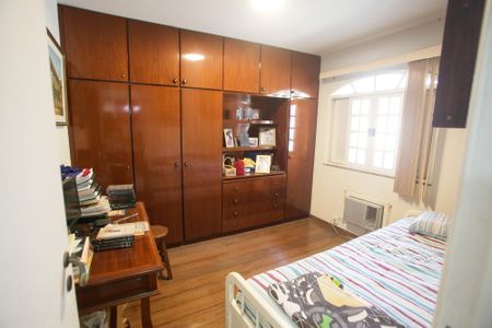 Casa para alugar com 376m², 5 quartos e 4 vagasQuarto 4