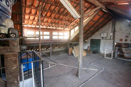 Casa para alugar com 376m², 5 quartos e 4 vagasSótão