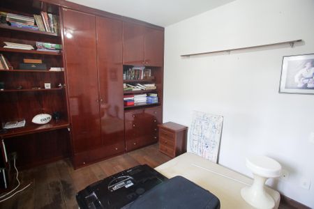 Casa para alugar com 376m², 5 quartos e 4 vagasQuarto 2