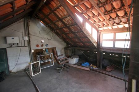 Casa para alugar com 376m², 5 quartos e 4 vagasSótão
