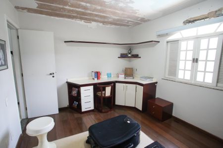 Casa para alugar com 376m², 5 quartos e 4 vagasQuarto 2