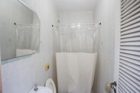 Casa para alugar com 376m², 5 quartos e 4 vagasBanheiro de serviço