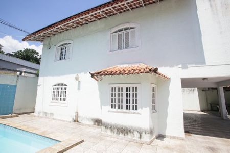 Casa para alugar com 376m², 5 quartos e 4 vagasFrente da casa