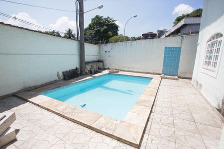 Casa para alugar com 376m², 5 quartos e 4 vagas Piscina