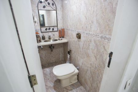 Casa para alugar com 376m², 5 quartos e 4 vagasLavabo