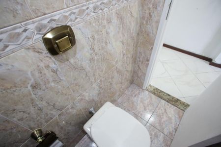 Casa para alugar com 376m², 5 quartos e 4 vagasLavabo