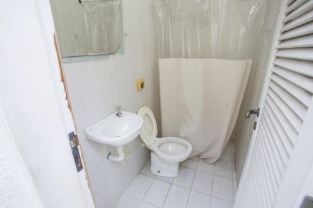 Casa para alugar com 376m², 5 quartos e 4 vagasBanheiro de serviço