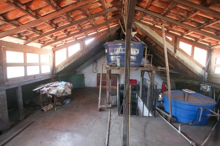 Casa para alugar com 376m², 5 quartos e 4 vagasSótão