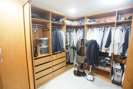 Casa para alugar com 376m², 5 quartos e 4 vagasCloset do Quarto Suíte