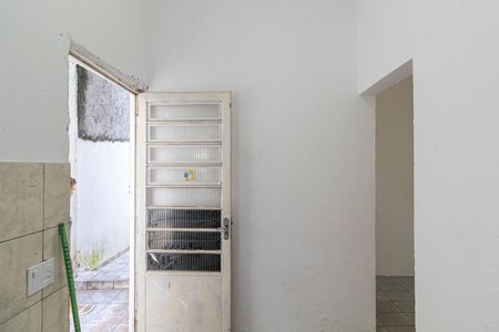 Cozinha de casa para alugar com 1 quarto, 20m² em Conjunto Residencial José Bonifácio, São Paulo