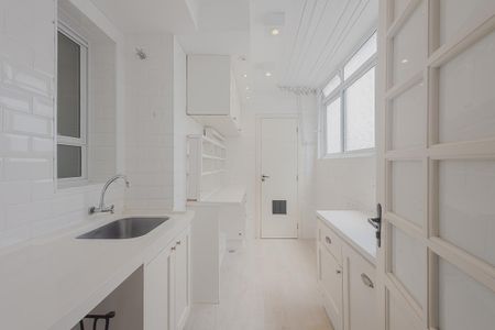 Apartamento à venda com 110m², 3 quartos e 1 vagaÁrea de Serviço