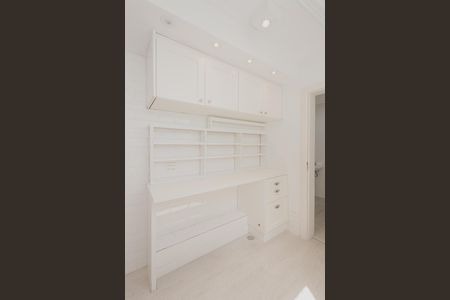 Apartamento à venda com 110m², 3 quartos e 1 vagaÁrea de Serviço