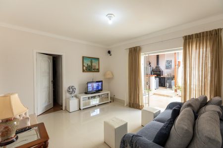 Casa para alugar com 320m², 3 quartos e 3 vagas