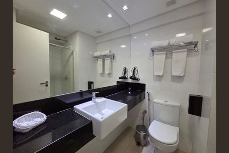 Banheiro de apartamento à venda com 1 quarto, 25m² em Nova Suíça, Belo Horizonte